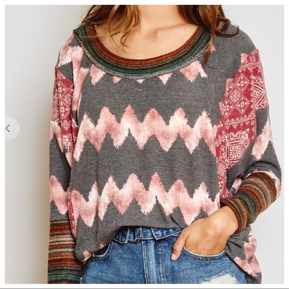 Stylish Chevron Stripes Color Blocked top - Picture 5 of 6